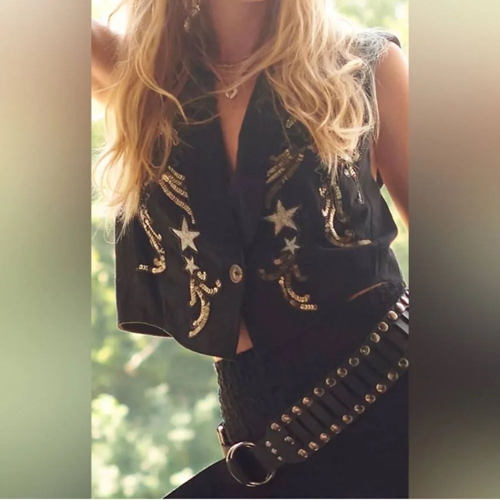 Free People Billy Tux Vest
So cool in a celestial-inspired Star Moon XS